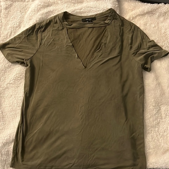 Loose Tee - Picture 1 of 1